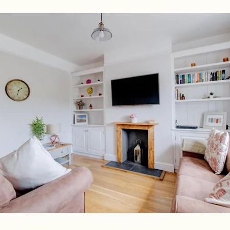 Charming 3-Bed Cottage In 스와니지 외부 사진