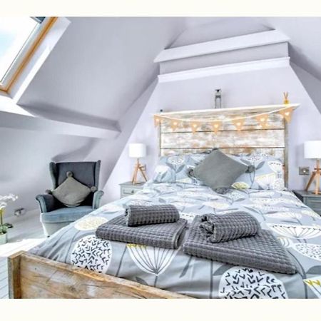 Charming 3-Bed Cottage In 스와니지 외부 사진