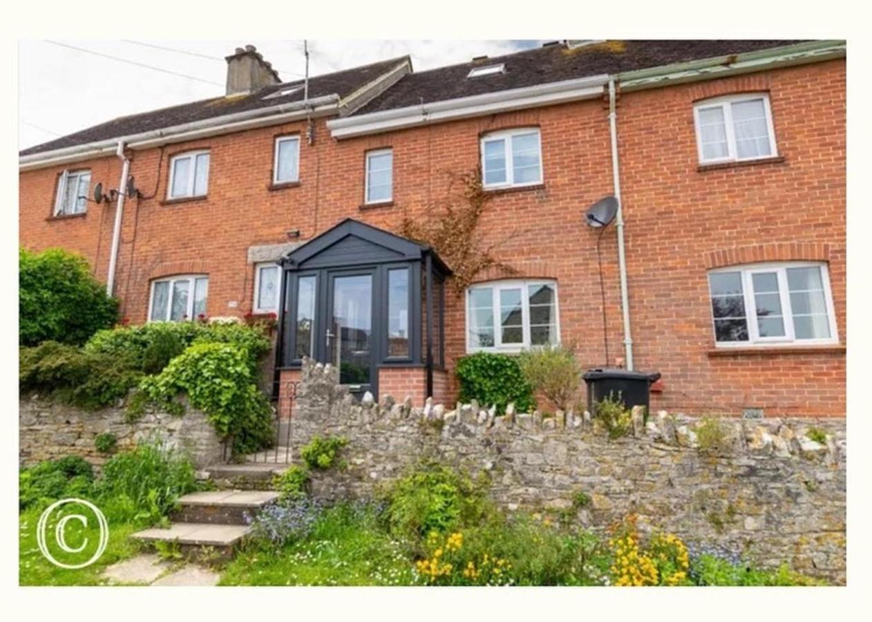 Charming 3-Bed Cottage In 스와니지 외부 사진