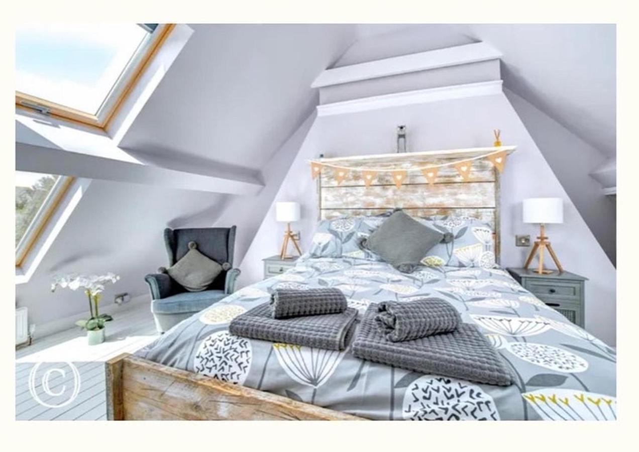 Charming 3-Bed Cottage In 스와니지 외부 사진