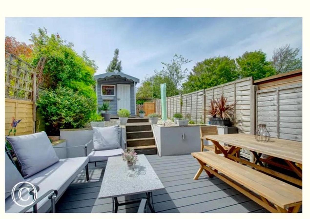 Charming 3-Bed Cottage In 스와니지 외부 사진