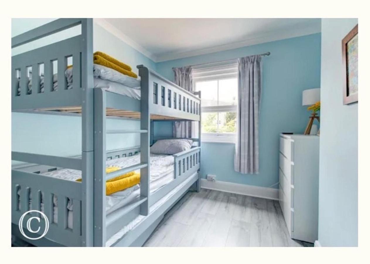Charming 3-Bed Cottage In 스와니지 외부 사진